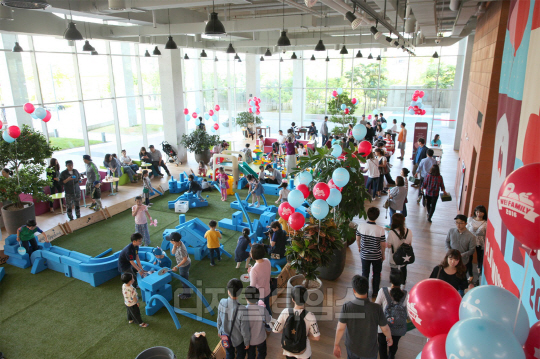 성남 판교에 위치한 NHN엔터테인먼트 플레이뮤지엄 사옥에서 지난 14일 제3회 '위패밀리' 행사가 열렸다. <NHN엔터 제공>